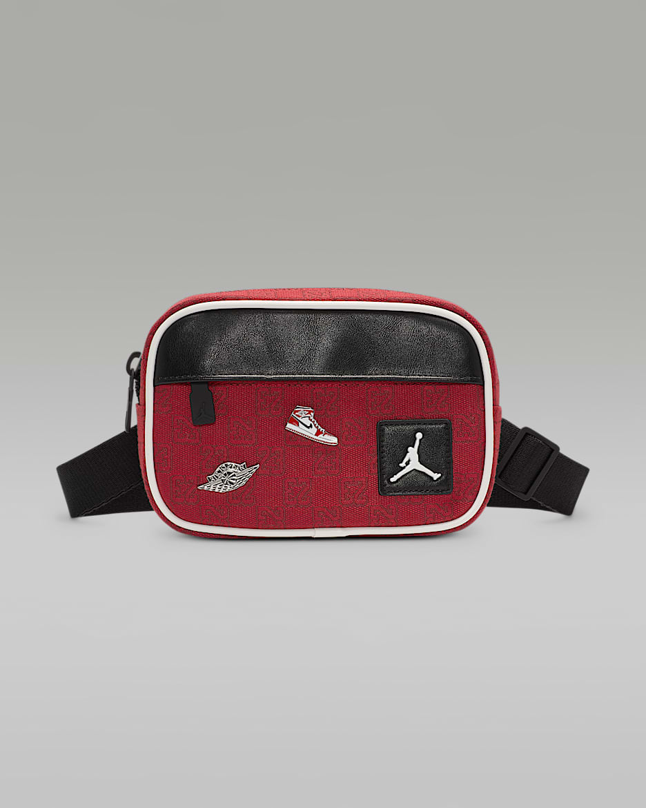 バッグ JORDAN BRAND JAM MONOGRAM CAMERA BAG Jordan 23 Monogram Camera Bag (1.5L). Nike.com